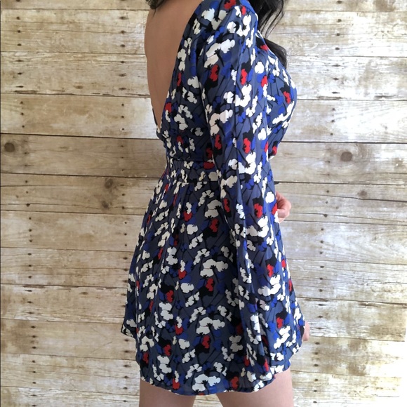 GLAMOROUS Bell Sleeve Floral Print Romper - Picture 2 of 8